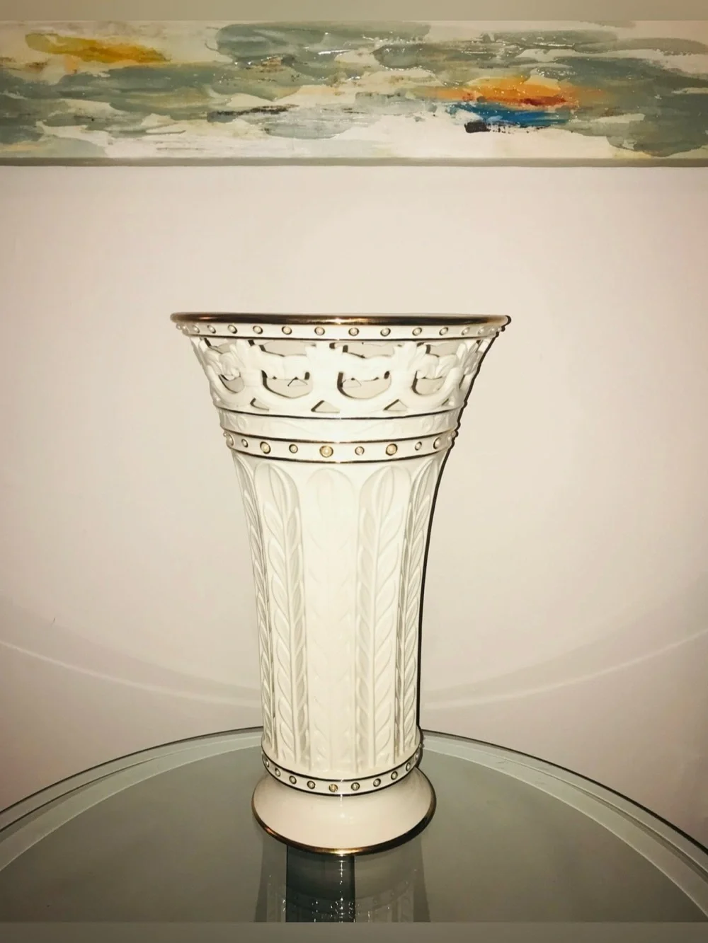 Lenox: Florentine & Pearl Cream Ceramic Vase with Gold Rim Accents. Like New.